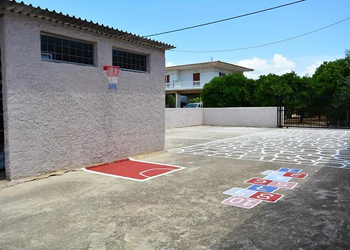 House Nyaraló